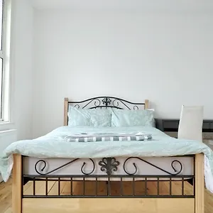 Cosy Near Canary Wharf & The O2 London